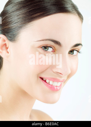 Glückliche Frau. Sie ist 21 Jahre alt. Stockfoto