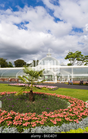 Die wiederhergestellten Kibble Palace Glasshouse in Glasgow Botanic Gardens, Glasgow, Schottland Großbritannien Stockfoto