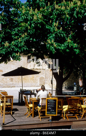 Wenig Platz in dem hübschen Dorf von Tourrettes Sur Loup Stockfoto