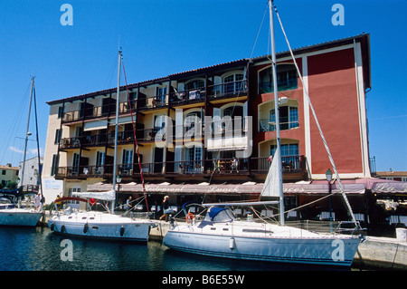 Die Marina von Port Grimaud verfügbar in der Nähe von Saint Tropez Stockfoto