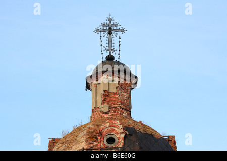 Religiöse Architektur, Kreuz auf der Spitze der Kuppel aufgegeben Landkirche, Tatarstan, Russland Stockfoto