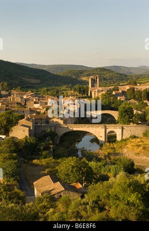 Blick über das Dorf von Lagrasse Südfrankreich. Stockfoto