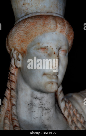 Istanbul Museum Türkei archaisierenden Caryatide Spalte in Form eines ersten Marmor Tralles Aydin frühen römischen 1 Cent BC Stockfoto