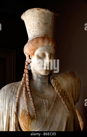 Konkreter Caryatide Spalte in Form von einer Jungfrau Marmor Tralles Aydin frühen römischen 1. Jahrhundert BC Zeit des Augustus Stockfoto