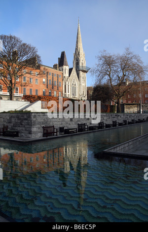 Ein Blick über den Pool im Garten der Erinnerung in der Stadt Dublin in Irland Stockfoto