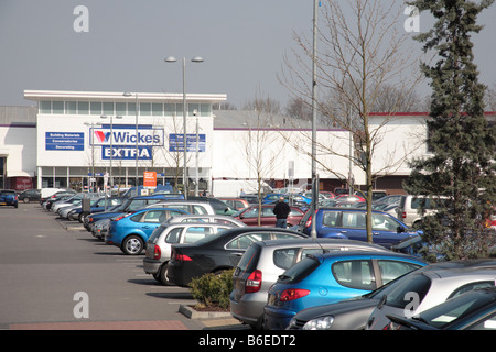 Wickes Extra DIY Lager Cambridge schließen Retail Park, Aylesbury, betrieben von The Junction. Stockfoto