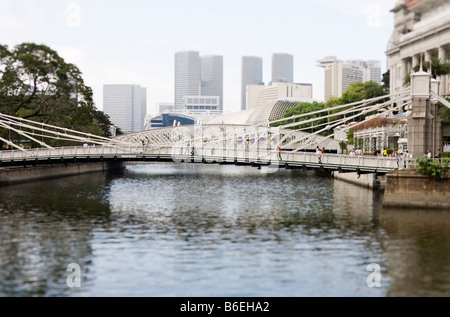 Cavenagh Brücke in der Nähe von Fullerton Hotel Singapore Stockfoto