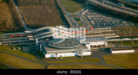 Luftbild der Flughafen Düsseldorf, Rhein-Ruhr-Flughafen, Zug-station, S-Bahn, Düsseldorf, Nordrhein-Westfalen, Deutschland Stockfoto