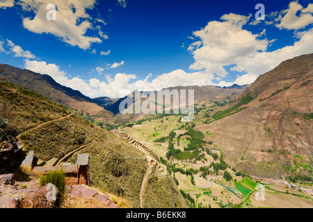 Der Heilige Tal und Pisac Ruinen übersehen Stockfoto