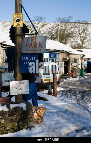 Kettlewell Dorf Winter Schnee Yorkshire Dales National Park England uk gb Stockfoto