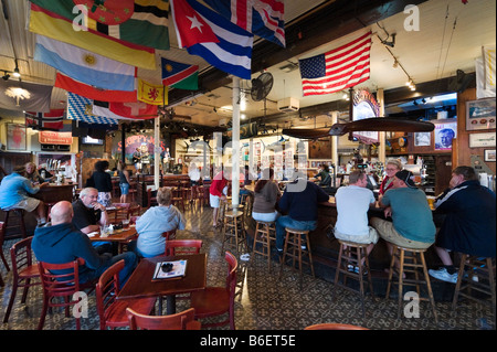 Live-Musik im Sloppy Joe's Saloon, Duval Street in der alten Stadt, Key West, Florida Keys, USA Stockfoto