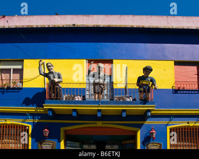 Drei Puppen des Tango Sänger Carlos Gardel, Eva Perón und Diego Maradona Gruß in La Boca. Buenos Aires Stockfoto