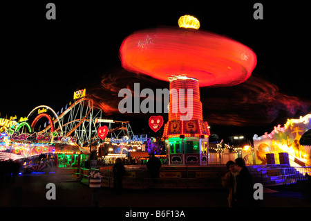 Kette-Karussell bei Nacht, Oktoberfest, München, Bavaria, Germany, Europe Stockfoto