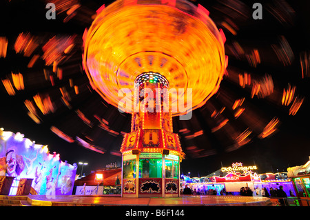 Kette-Karussell bei Nacht, Oktoberfest, München, Bavaria, Germany, Europe Stockfoto