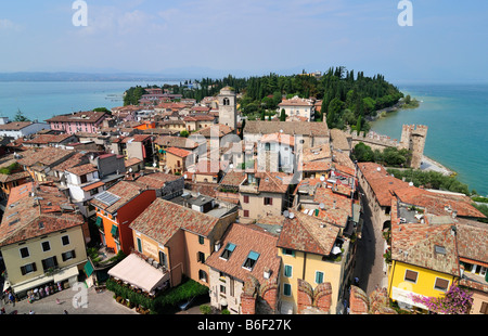 Sirmione, Lago di Garda oder Gardasee, Lombardei, Italien, Europa Stockfoto