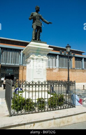 Verfassung Square Alfonso XII Statue und Markt auf der Rückseite ARANJUEZ Madrid autonome Gemeinschaft Spaniens Stockfoto