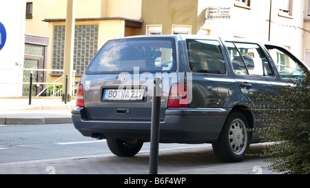 Blitzer in einem zivilen Polizeiauto Stockfoto