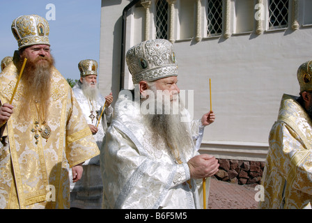 Umzug der neu geweihten Kirche in Butovo, Website von Stalins Schlachtfelder, Gebiet Moskau, Russland Stockfoto