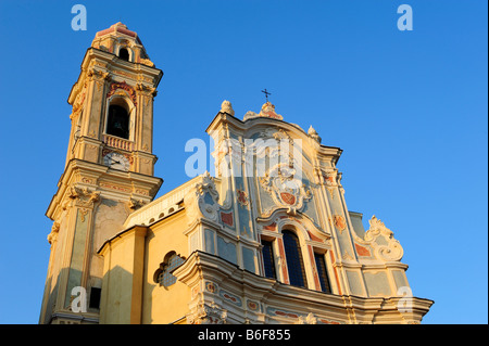 Pfarrei Kirche San Giovanni Battista in Cervo, Riviera dei Fiori, Ligurien, Italien, Europa Stockfoto