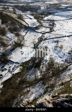 Blick von oben von Malham Cove Winterschnee Yorkshire Dales national park England uk gb Stockfoto