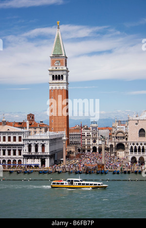 Blick vom Canal San Marco Basilika, Campanile San Marco, Piazza San Marco Platz und der Dogenpalast in Venedig, ich Stockfoto