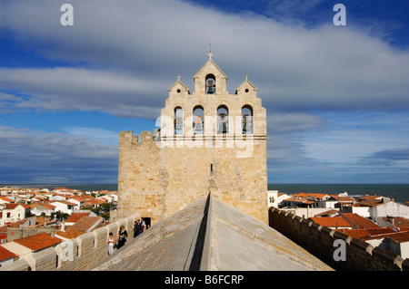 Kirche von Saintes Maries De La Mer, La Camargue, Provence, Frankreich, Europa Stockfoto