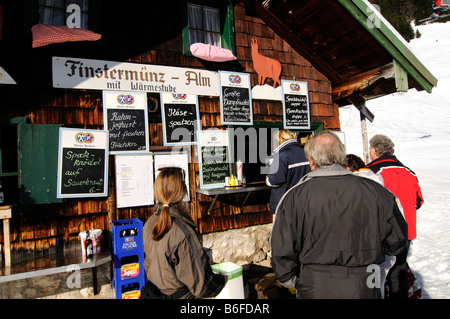 Finstermuenzalm-Hütte auf der Piste Bayernhang, Brauneck, bayrischen Alpen oder Bayerische Alpen, Bayern, Deutschland, Europa Stockfoto