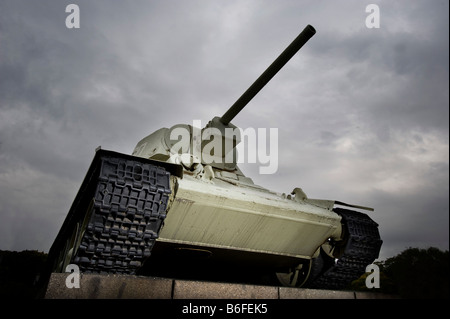 Russische Panzer am sowjetischen Ehrenmal, Berlin, Germany, Europe Stockfoto
