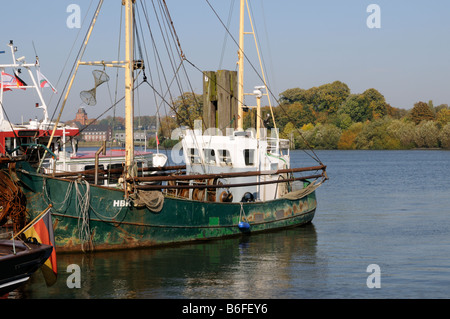 Fischkutter in Finkenwerder Hamburg Deutschland Fischkutter in Finkenwerder Hamburg Deutschland Stockfoto