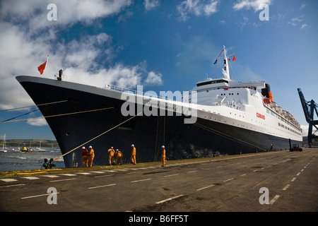 Cunard Liner Queen Elizabeth 2 festgemacht an Greenock auf schottischen Firth of Clyde 5. Oktober 2008 während ihrer letzten Reise Stockfoto