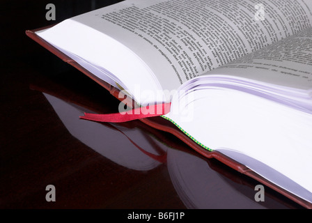 Juristische Bücher auf Tisch South African Law Reports Stockfoto