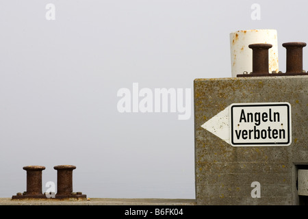 Unterzeichnen Sie, Angeln verboten im Hafen von Liste, Sylt, Schleswig-Holstein, Deutschland, Europa Stockfoto