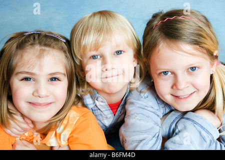 Drei Kinder, 6, 4 und 11 Jahren Stockfoto