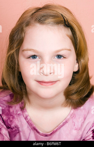 Kleines Mädchen, 9 Jahre, Porträt Stockfoto