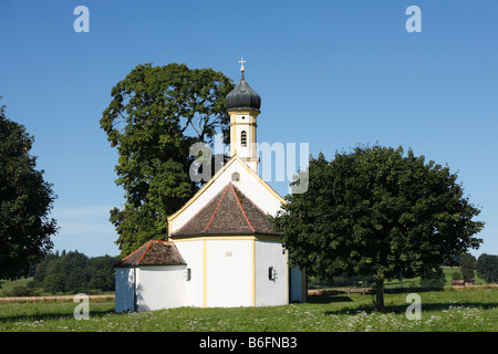 St. Johann Kapelle in der Nähe von Raisting, Pfaffenwinkel, Oberbayern, Deutschland, Europa Stockfoto