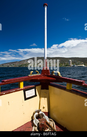 Emmalisa, Teil der Kapitän fiel Fähre Flotte, Köpfe in Richtung Sandy Bay und die Wrest Point Casino auf dem Derwent River, Hobart, Tasmanien, Australien Stockfoto