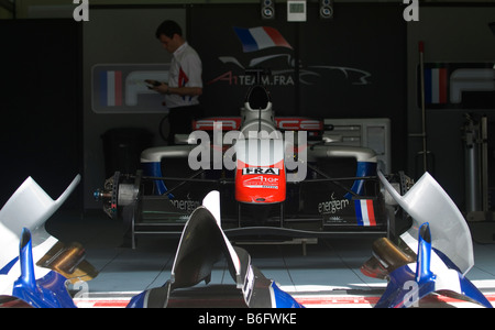 A1 Team Frankreich Boxencrew nimmt sich eine Auszeit bei A1GP World Cup of Motorsport in Sepang, Malaysia Stockfoto