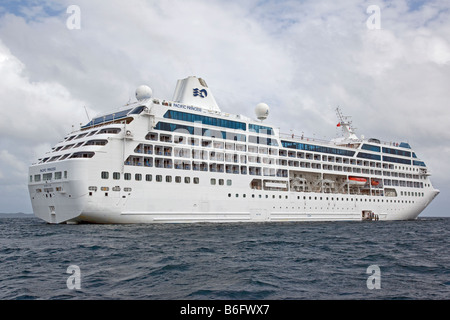 Pacific Princess vor Anker. Stockfoto