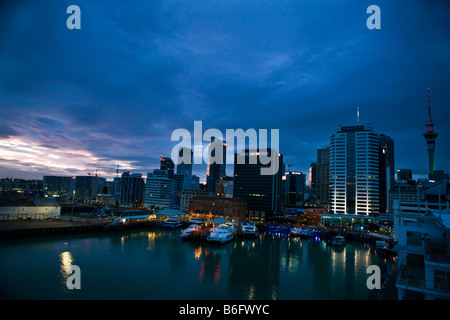 Skyline von central Business District in der Morgendämmerung, Auckland, Neuseeland Stockfoto