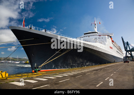 Cunard Liner Queen Elizabeth 2 festgemacht an Greenock auf schottischen Firth of Clyde 5. Oktober 2008 während ihrer letzten Reise Stockfoto