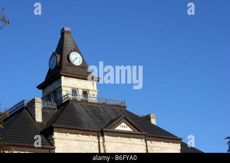 Die Innenstadt von Glen Rose Texas Historical Commission Gebäude Viereckturm mit Uhr Stockfoto