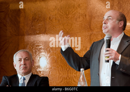 Der ehemalige israelische Premierminister Benjamin Netanjahu und Nathan Sharansky Adelson Institut Dez. 2008 Aufstandsbekämpfung Konferenz. Stockfoto