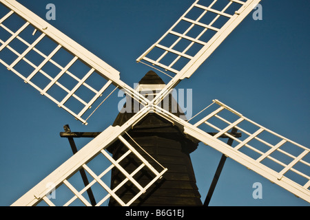 Nahaufnahme des hölzernen Windpumpe am Rande der Segge Fen bei Wicken Fen NNR, Cambridgeshire, England, UK Stockfoto