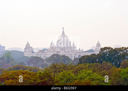 Victoria Memorial, Kalkutta, Indien, gesehen von Chowringhee Straße auf dem Maidan Stockfoto