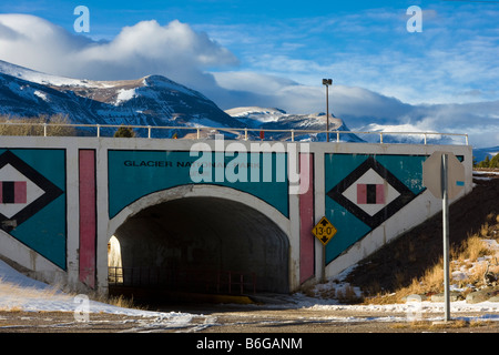 Tor zum Glacier National Park und Blackfeet Indianerland, East Glacier, Montana Stockfoto