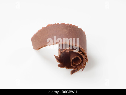 Schokolade rasieren isoliert auf weiss Stockfoto