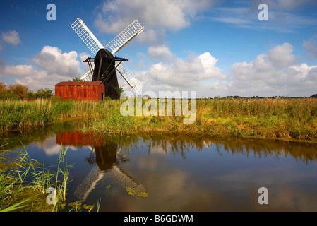 Herringfleet Windpumpe auf der Suffolk-Seite der Grenze & Suffolk Norfolk Broads, UK Stockfoto