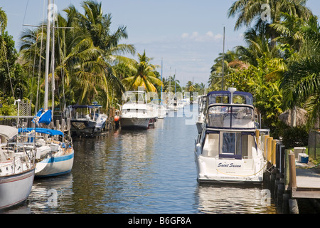 Seitenkanäle mit Ufergegendhäuser und Boote im Hafen auf dem New River in Fort Lauderdale Florida Stockfoto