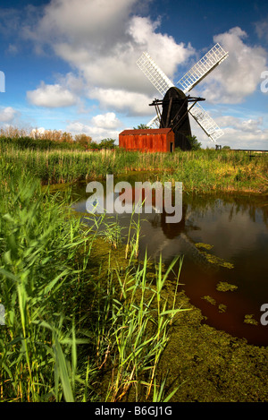 Herringfleet Windpumpe auf der Suffolk-Seite der Grenze & Suffolk Norfolk Broads, UK Stockfoto