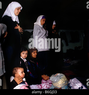 Peckham London Frauen und Kinder beten In der Moschee Stockfoto